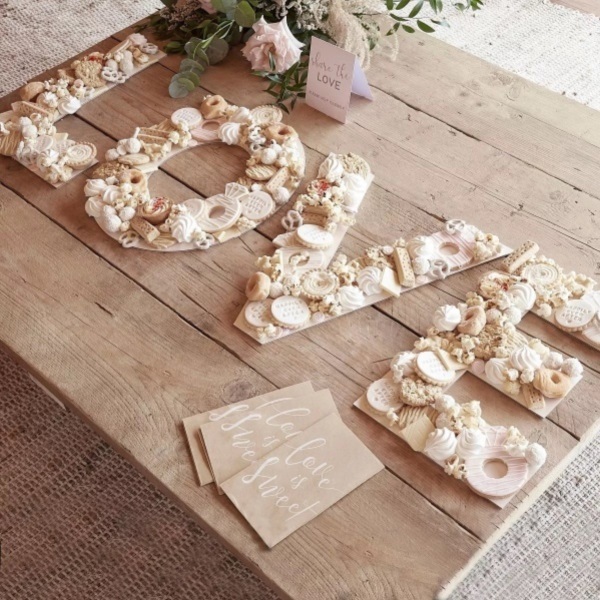 Sada na sladkosti na svatební stůl – LOVE