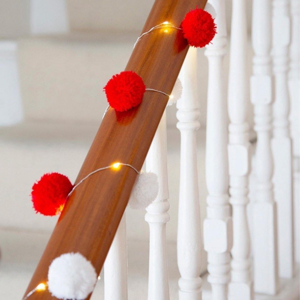 Světýlka vánoční pom pomy červeno-bílé 2 m